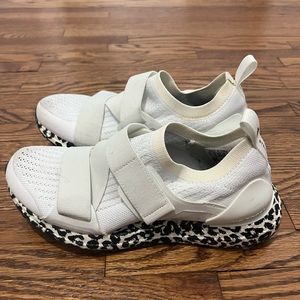 stella mccartney adidas ultra boost 7.5 Womens used worn a few times